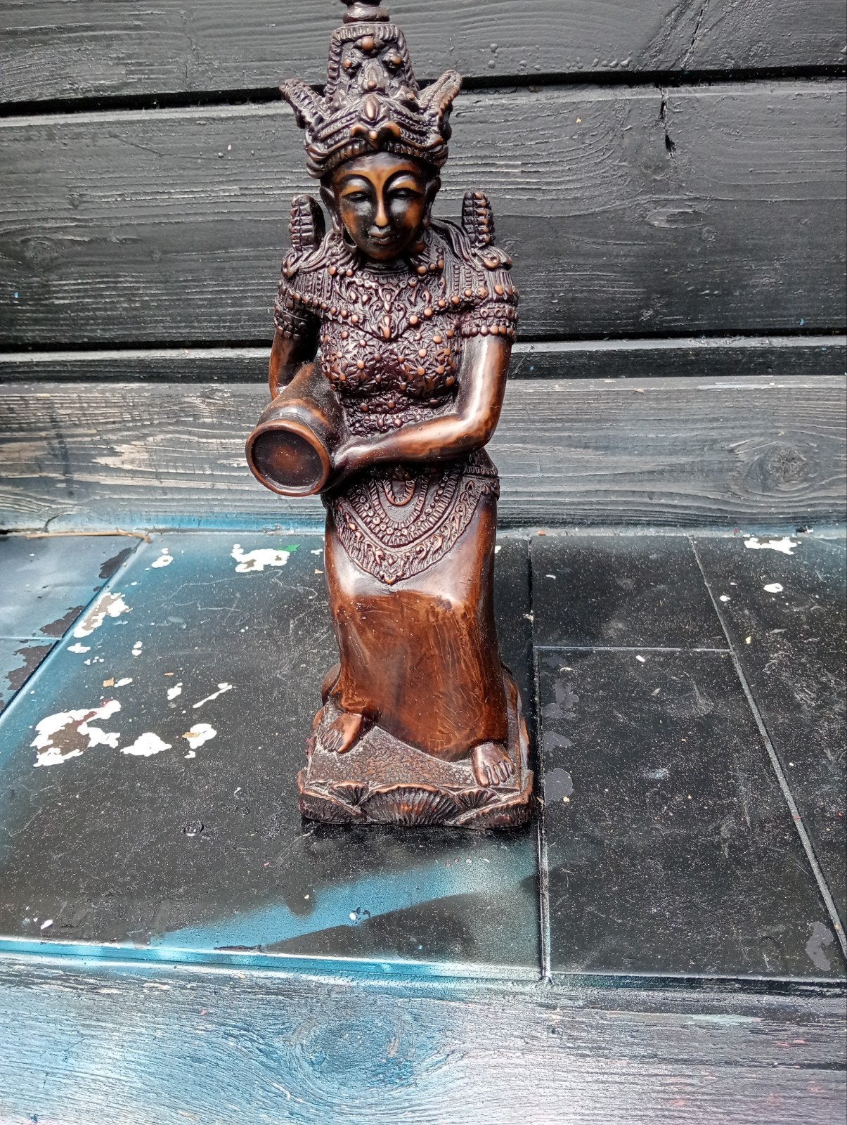 Decoratief beeld van een vrouw met kruik, bronskleurig, Ophalen, Weerbestendig, 20 - 50 cm, Beeld