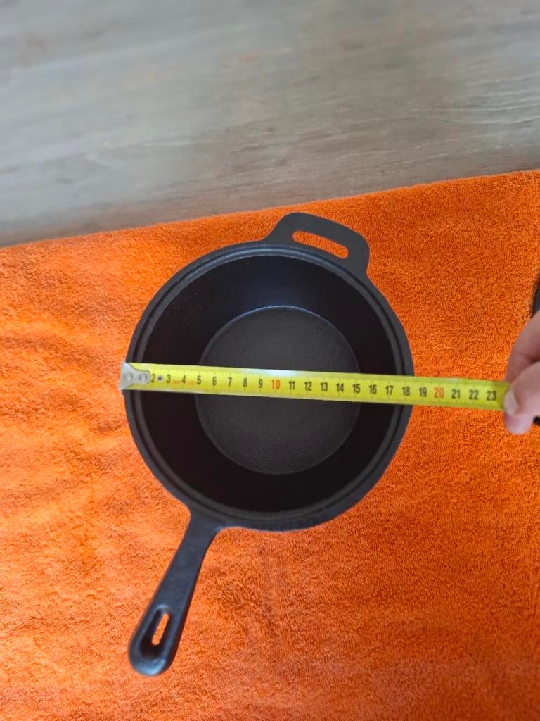 Gietijzeren sauspan met deksel voor BBQ/Kamado/Green Egg, Huis en Inrichting, Keuken | Potten en Pannen, Ophalen of Verzenden