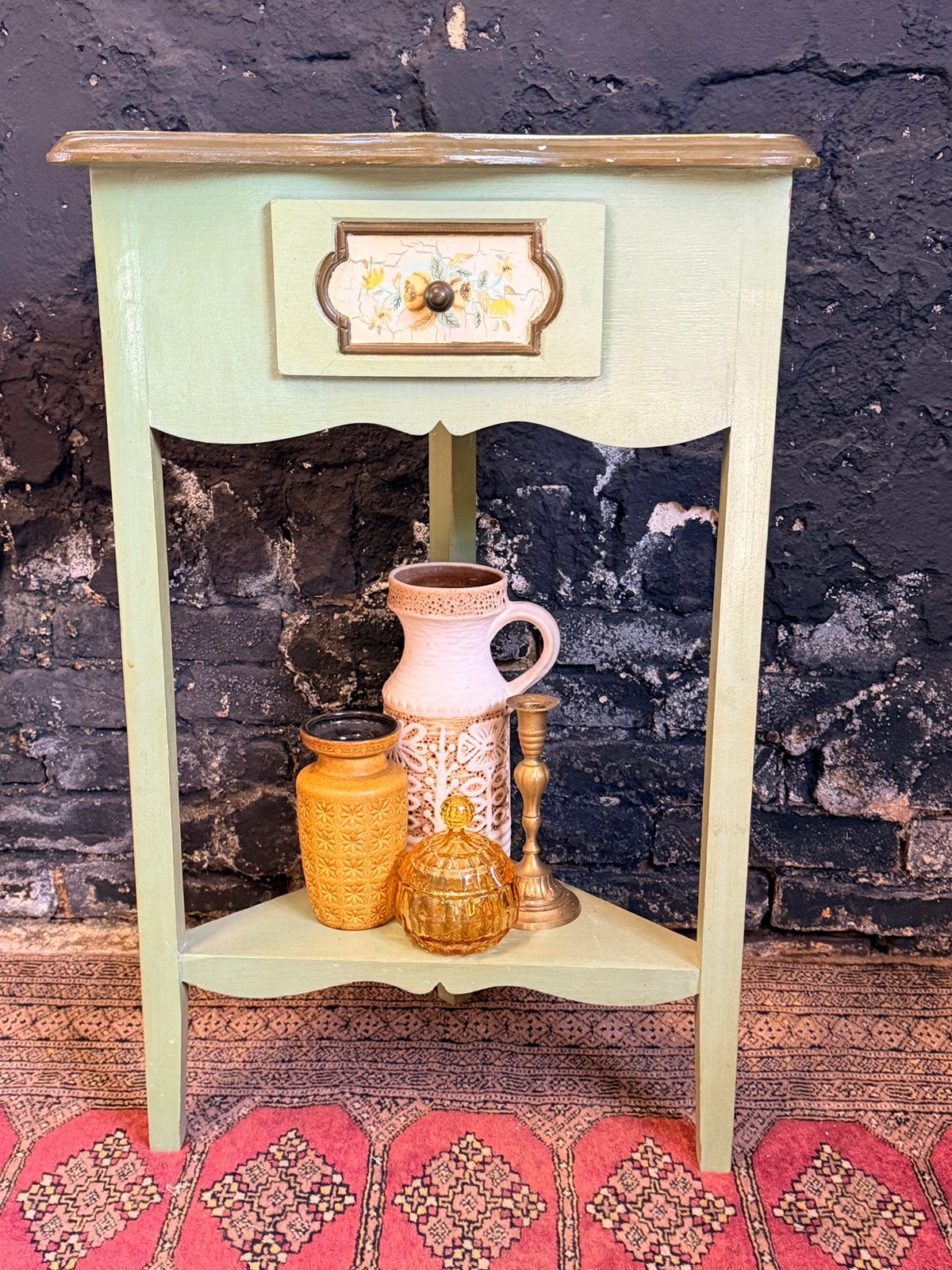 Lief vintage handbeschilderd hoektafeltje bloemen craquelé, Huis en Inrichting, Tafels | Bijzettafels, Gebruikt, Vintage antiek romantisch bohemian