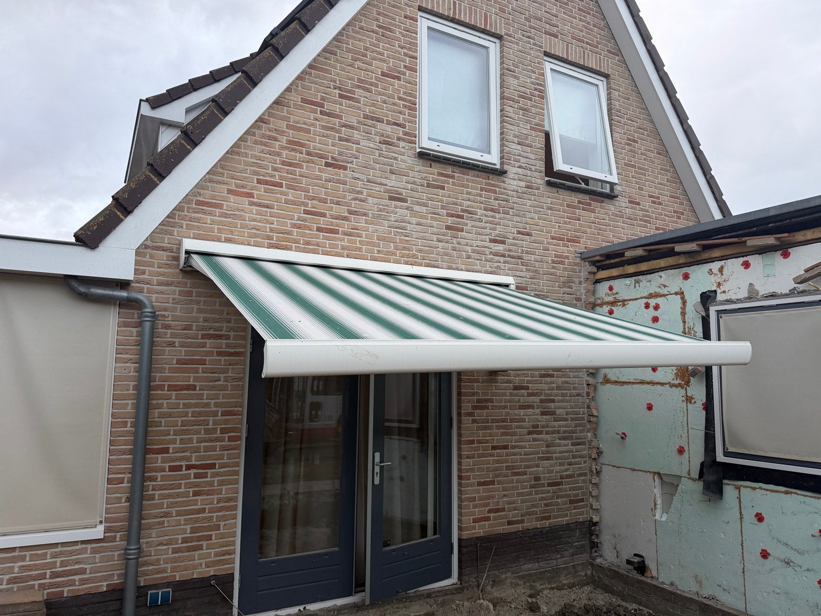 Electrisch  Zonnescherm / knikarmscherm,, Ophalen, Gebruikt, 150 tot 300 cm, 250 cm tot 450 cm