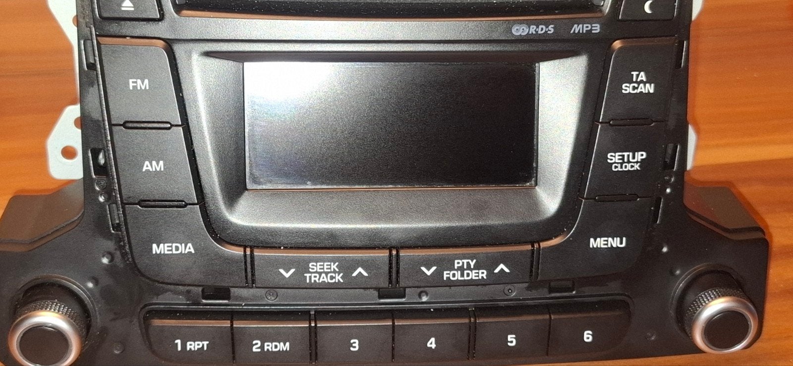 Hyundai i10 originele autoradio CD MP3 compleet met frontpan, Ophalen