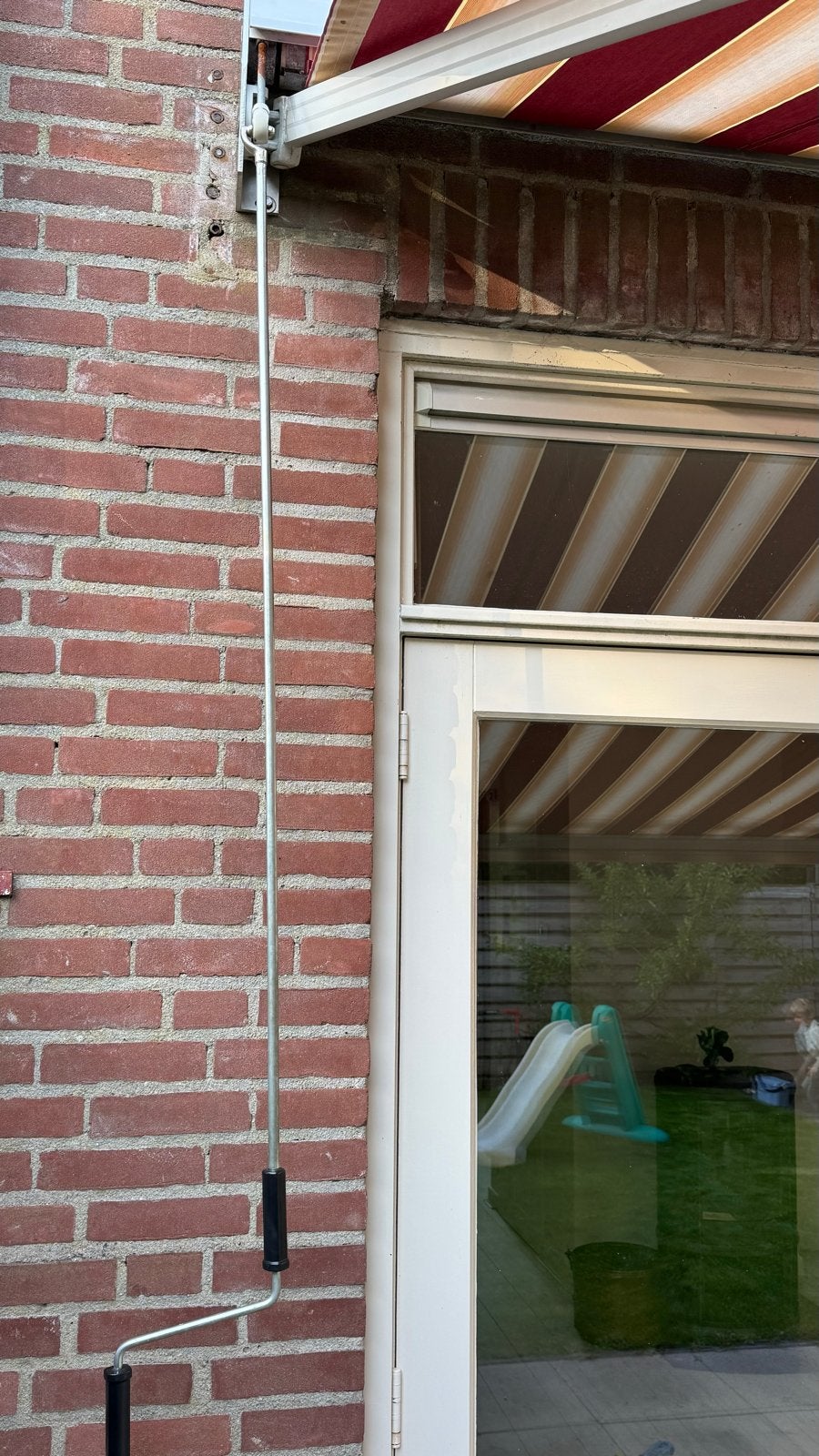 Foto 4 van Groot zonnescherm /knikarmscherm 5 meter breed 2,85 m uitval