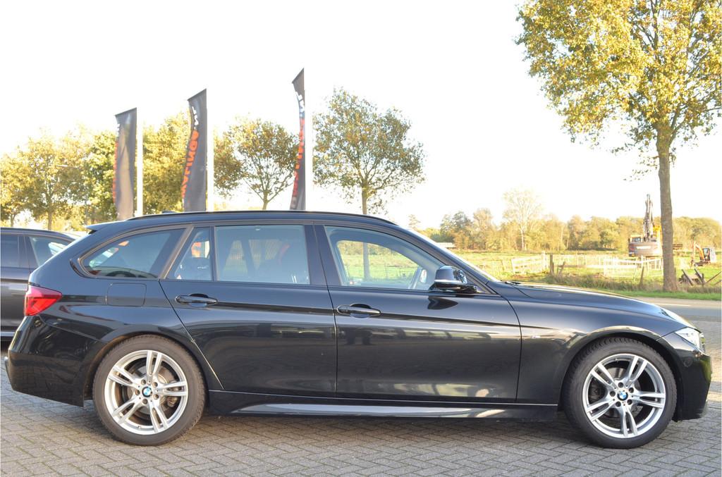 BMW 3 Serie Touring 318i M Pakket Vol Leer St.verw. Elek. Ac, Auto's, BMW, Automaat, Gebruikt, 1465 kg, 3 cilinders