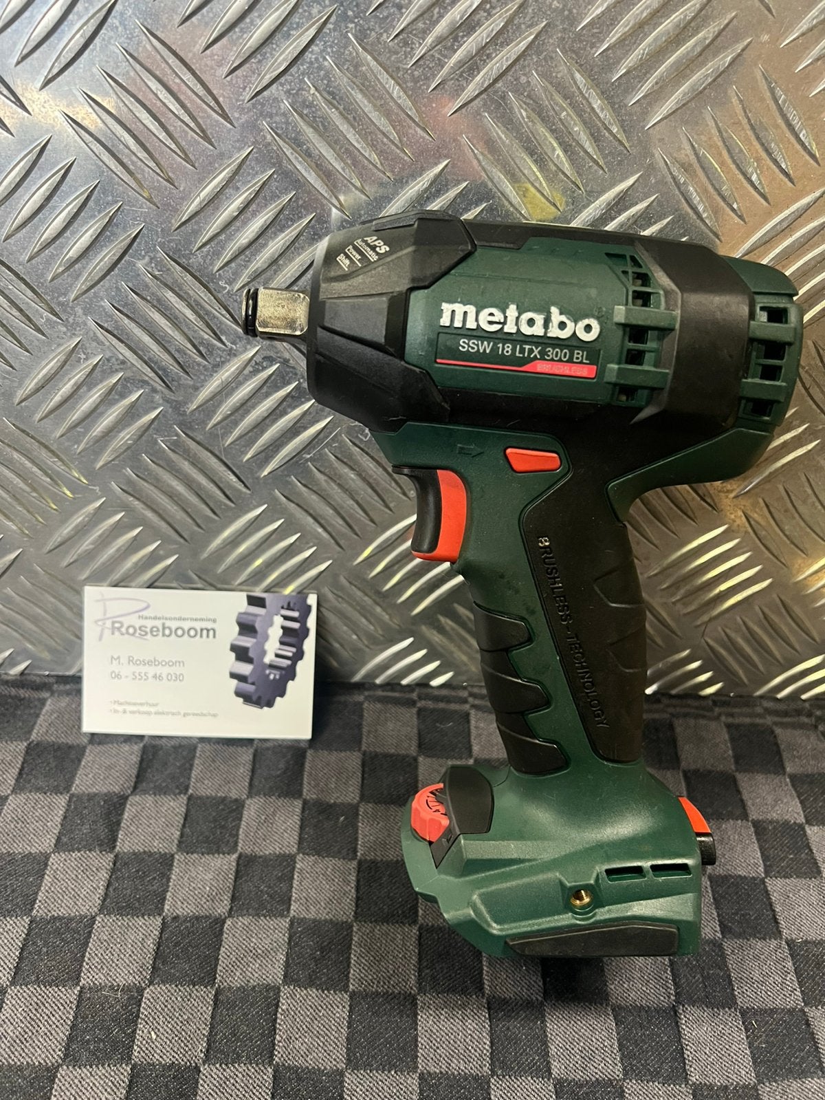 Metabo accu slagmoersleutel type SSW18LTX300BL demo machine, Www.metabo.com, Ophalen of Verzenden, Zo goed als nieuw, Metabo