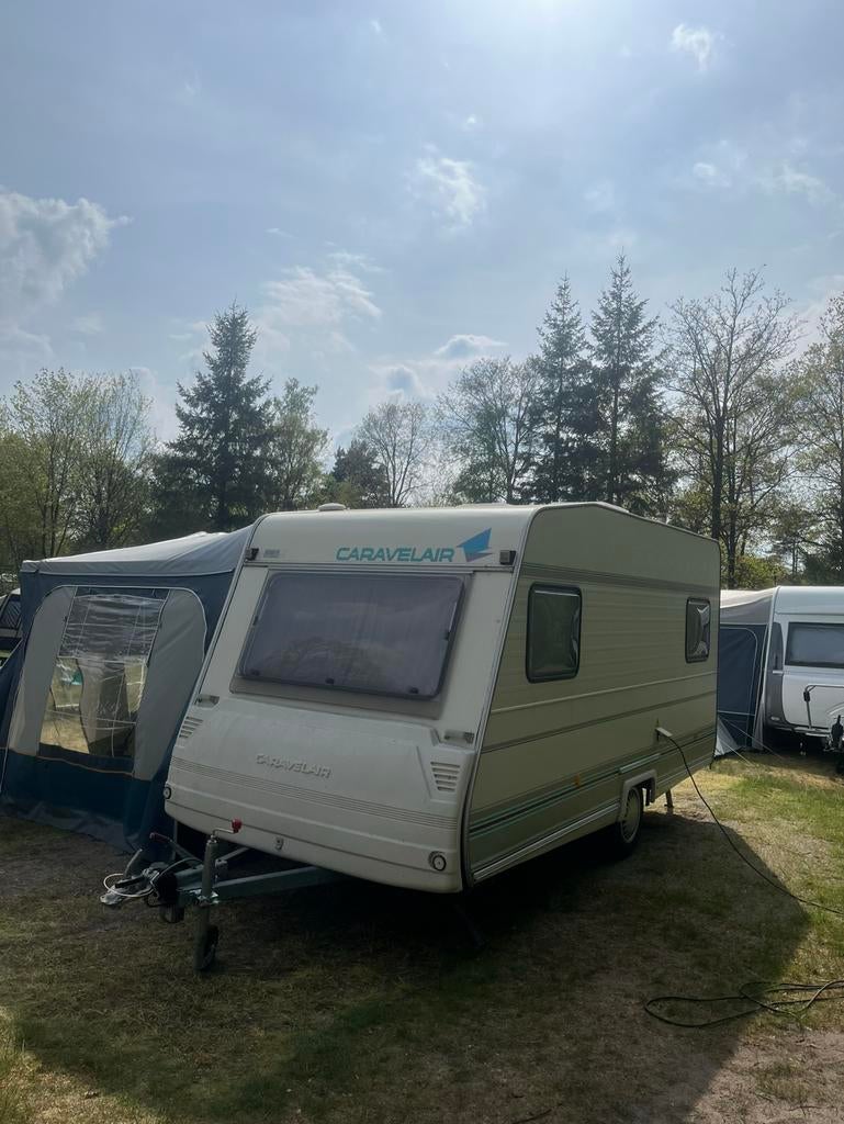 Caravelair Bamba Caravan – inclusief voor tent, Koelkast, Bedrijf, Treinzit, Caravelair