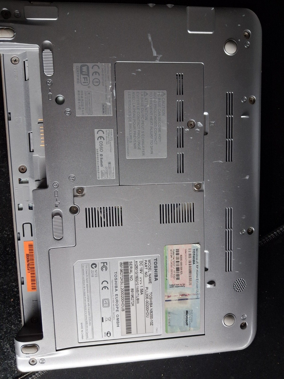 Toshiba NB200-10Z Netbook (zonder accu/oplader), Computers en Software, Minder dan 4 GB, Intel Atom, Minder dan 2 Ghz, 10 inch of minder