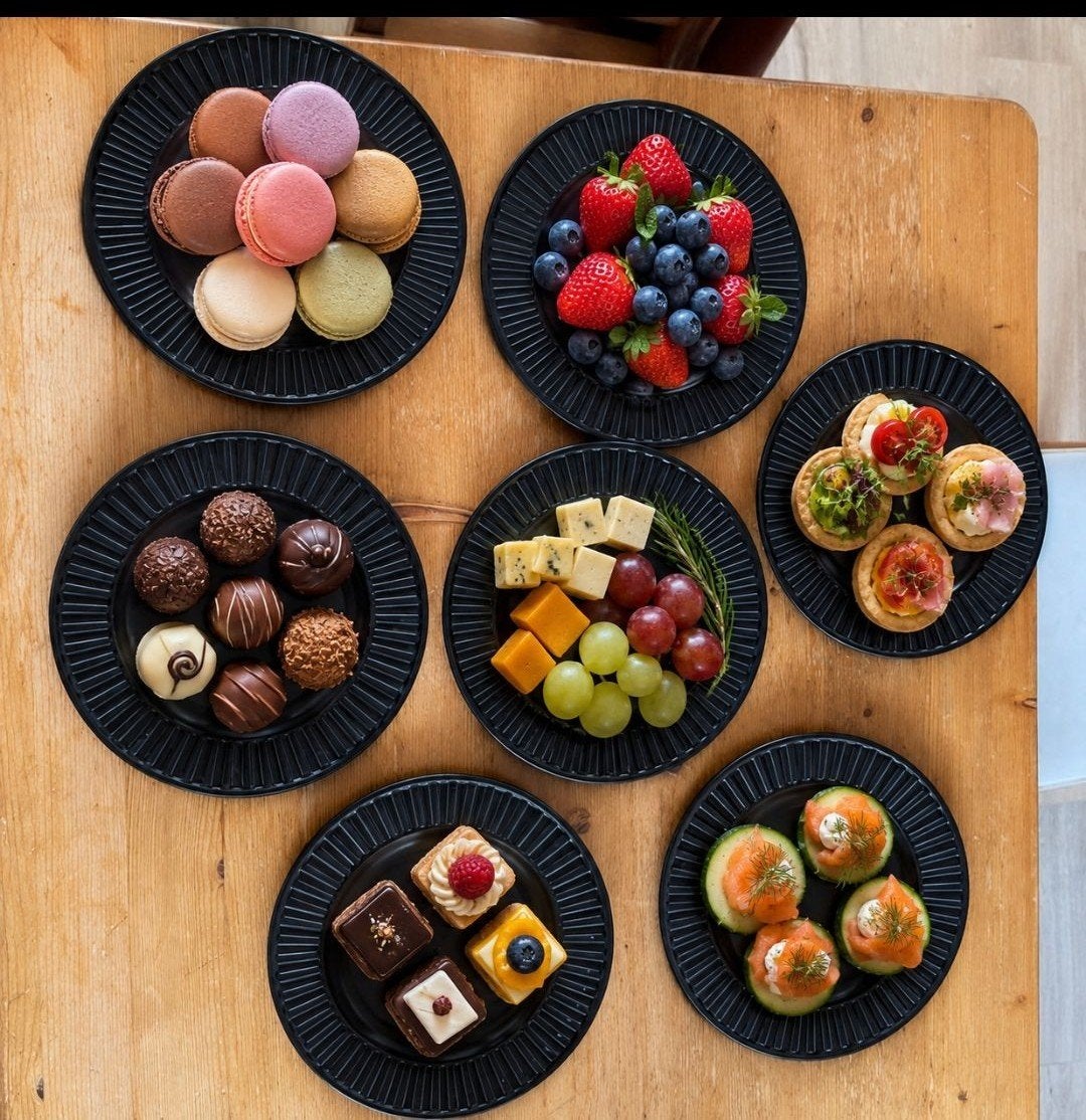 Wedgwood 16-delig Servies - Everyday Black, Ophalen of Verzenden, Nieuw, Aardewerk, Wedgwood