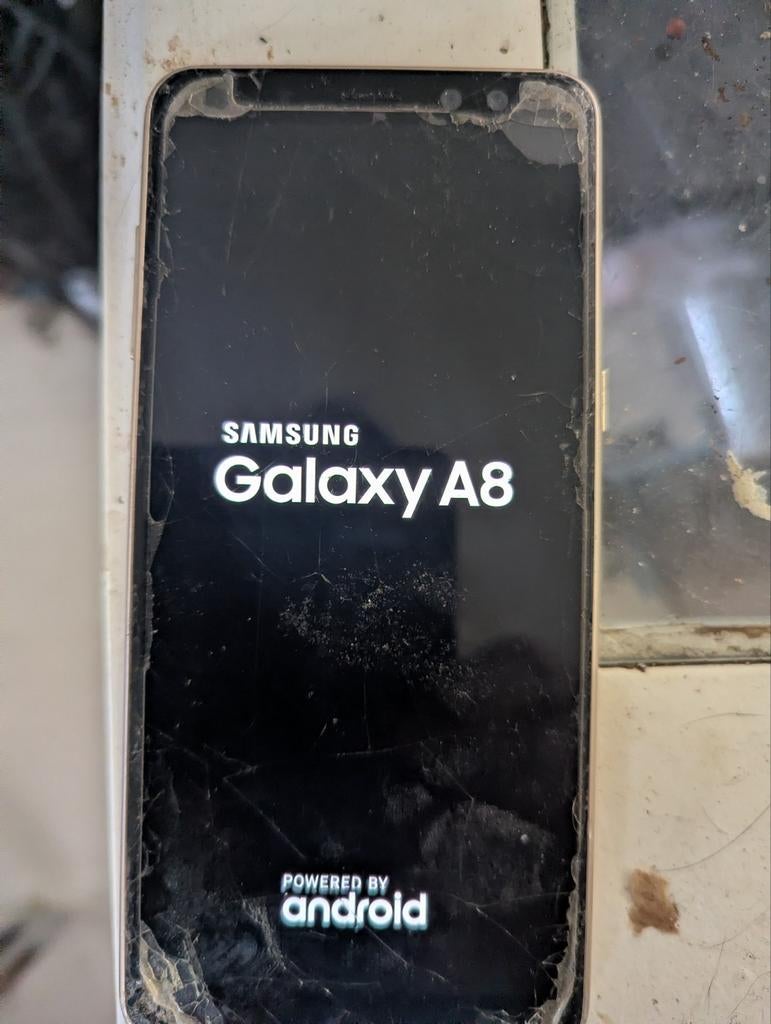 Samsung Galaxy A8 (2018) - Gebruikt met schade, Telecommunicatie, Mobiele telefoons | Samsung, Overige kleuren, Ophalen of Verzenden