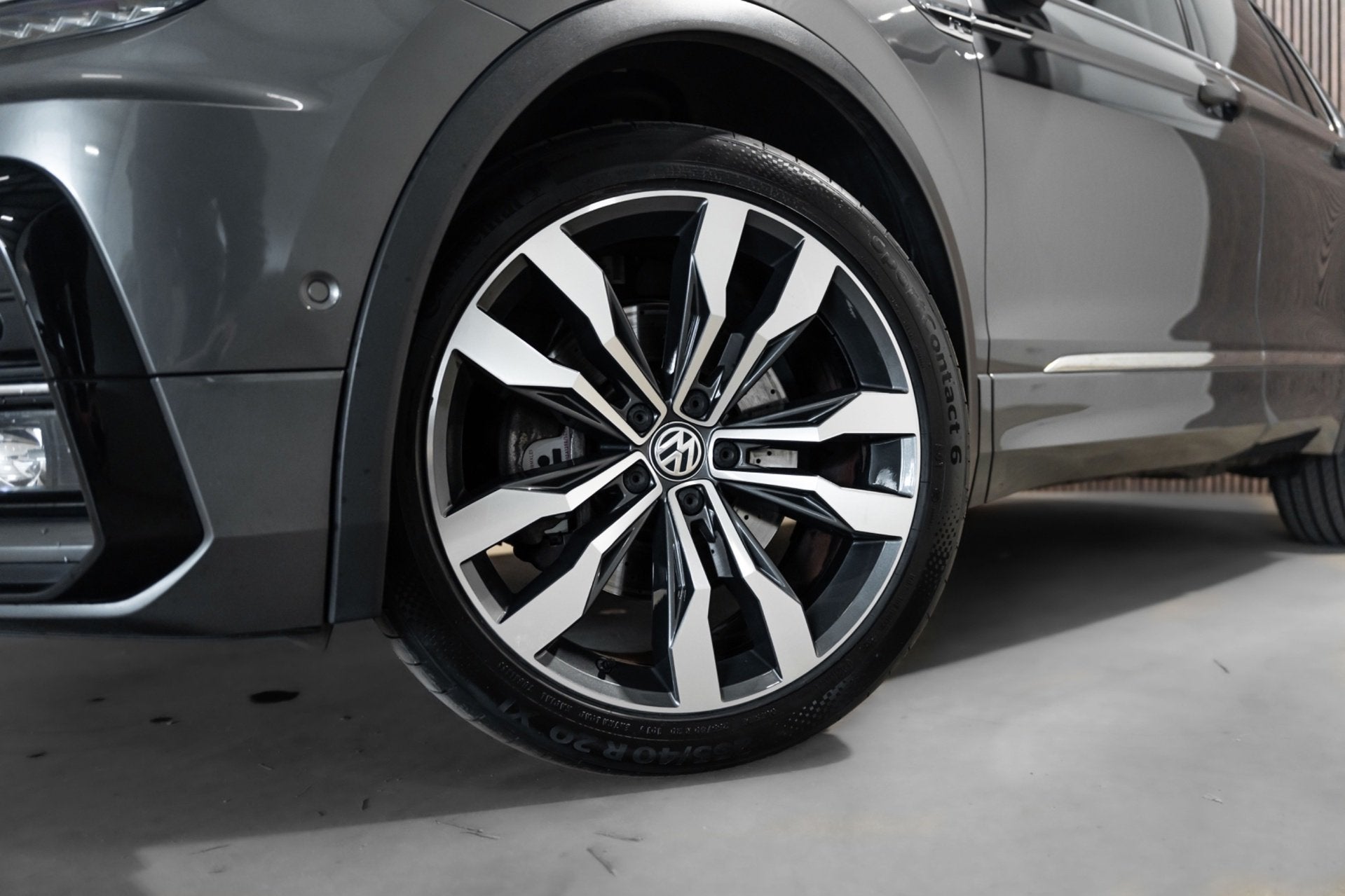Volkswagen Tiguan 2.0 TSI 4Motion Highline DSG Pano 360 Came, Stof, Gebruikt, 4 cilinders, 1984 cc