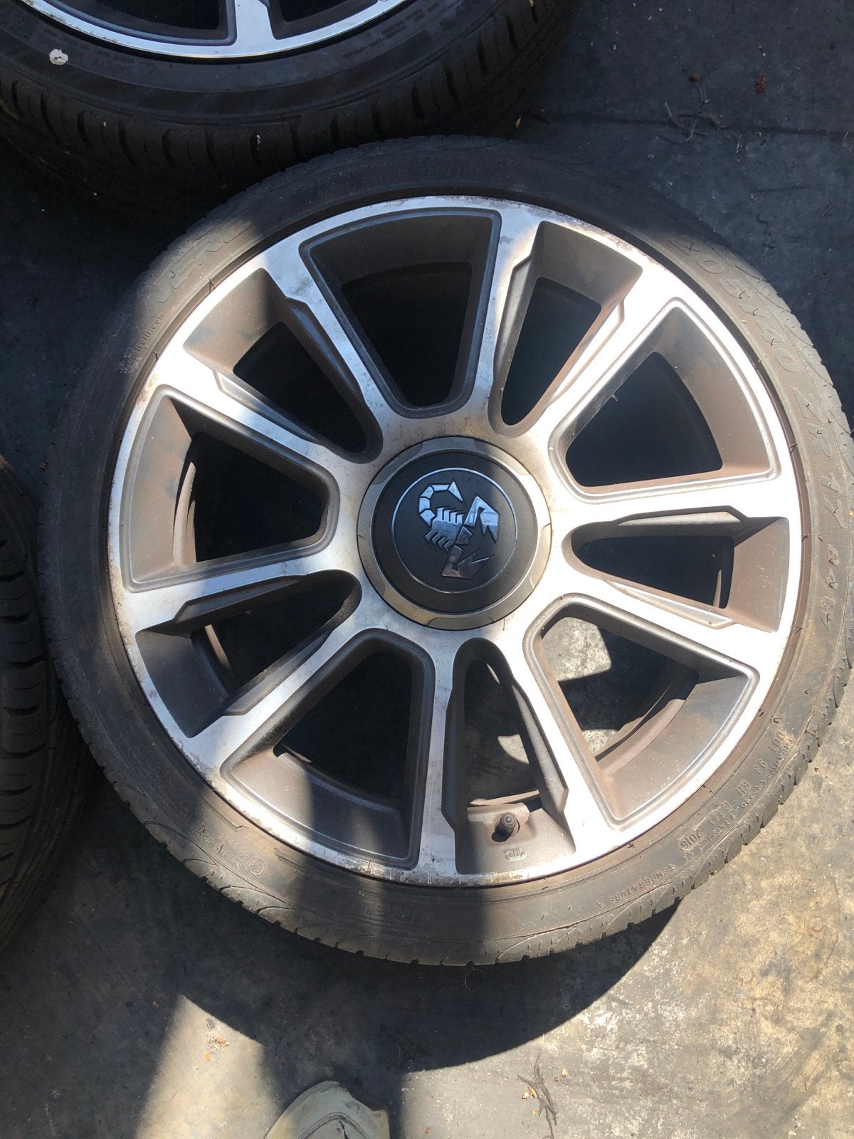 Originele Fiat Abarth velgen met zeer goede banden, Ophalen of Verzenden
