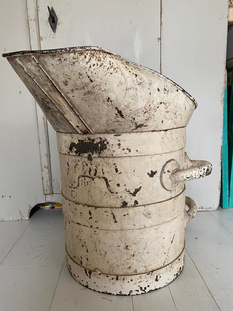 Brocante graanmaat halve hectoliter spintvat, Ophalen