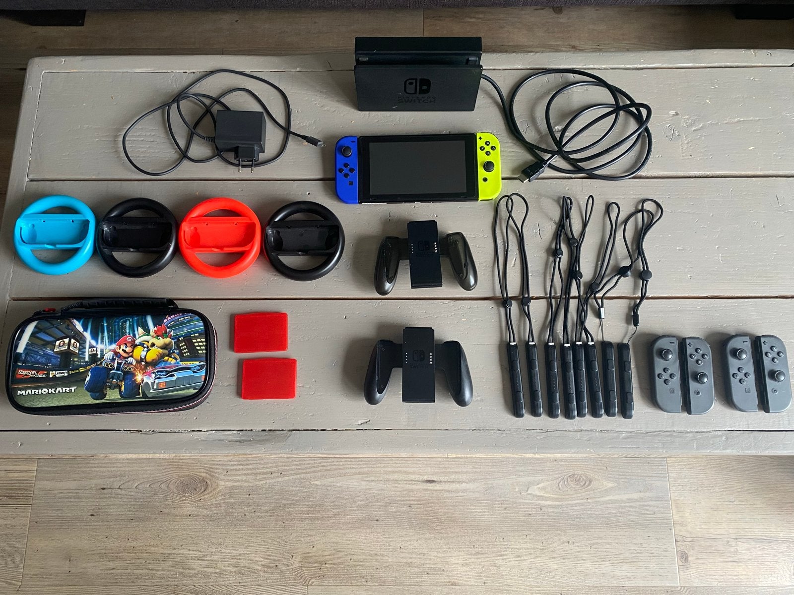 Nintendo Switch (2019 Upgrade) met veel accessoires, Ophalen of Verzenden, Zo goed als nieuw, Met 3 controllers of meer, Switch 2019 Upgrade