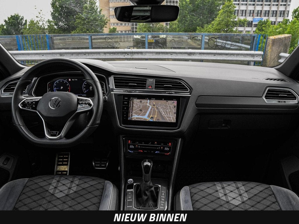 Volkswagen Tiguan 1.5 TSI 150 PK DSG R-Line Black Style | Tr, Auto's, Volkswagen, 1441 kg, 15 km/l, 4 cilinders, 150 pk