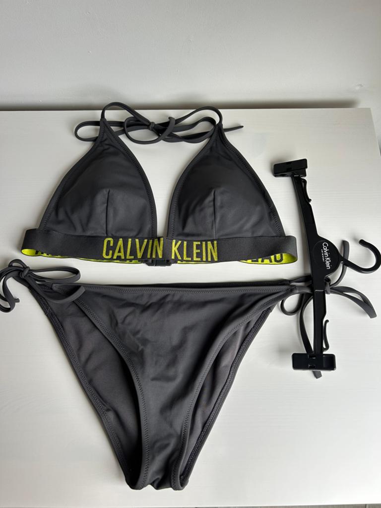 Calvin klein bikini maat M, Kleding | Dames, Badmode en Zwemkleding, Ophalen of Verzenden, Zo goed als nieuw, Grijs, Bikini