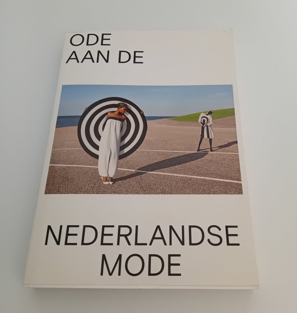 Madelief Hohé red. Ode aan de Nederlandse mode., Ophalen, Zo goed als nieuw