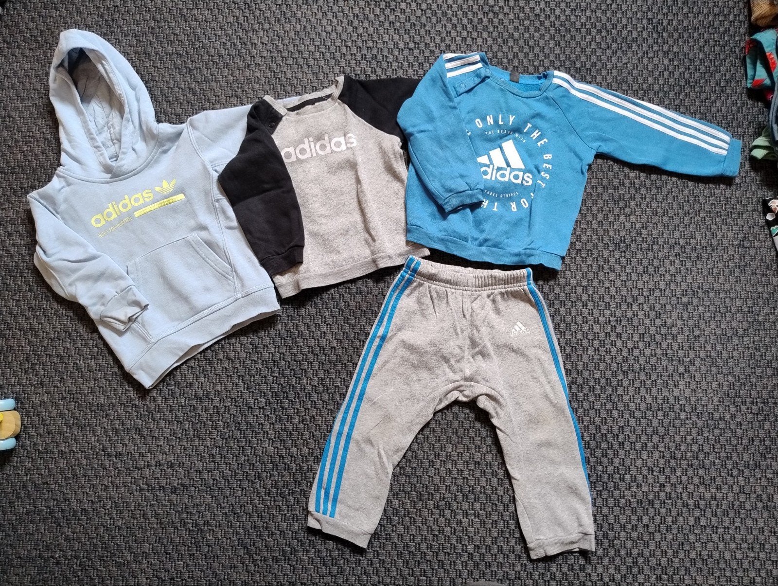 05 Setje kleding jongen maat 86 Adidas herfst winter, Kinderen en Baby's, Adidas, Gebruikt, Ophalen of Verzenden, Setje