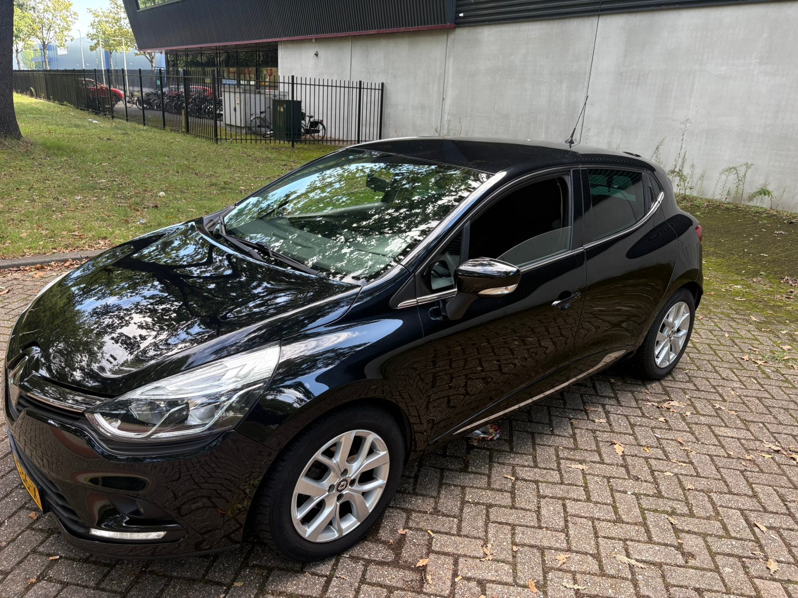 Renault Clio LIMITED TCe 90pk S&S 2018, Auto's, Voorwielaandrijving, 898 cc, 1057 kg, Origineel Nederlands