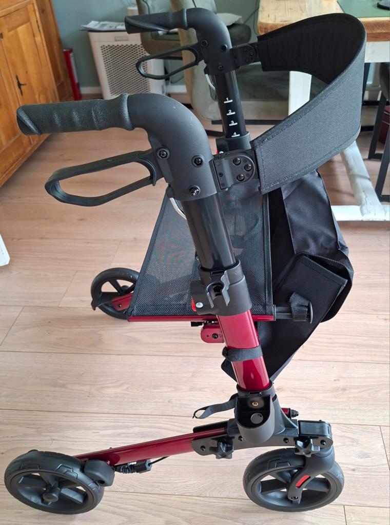 Te koop nieuwe rollator, Ophalen, Opvouwbaar, Nieuw