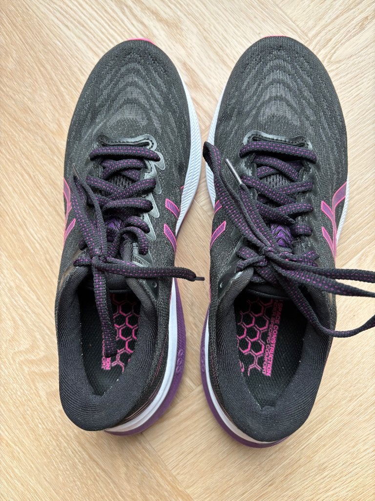 Hardloopschoenen ASICS dames, Ophalen of Verzenden, Zo goed als nieuw, Hardloopschoenen, Asics