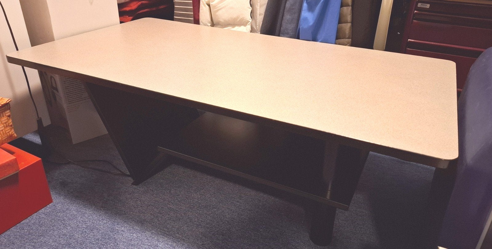 Nette vintage Formica salontafel – zwart met zalm/paars blad, Ophalen, Gebruikt, 100 tot 150 cm, Overige materialen
