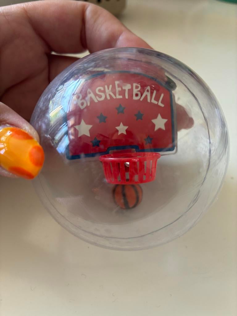 Mini basketbalspel in capsule, Ophalen, Zo goed als nieuw
