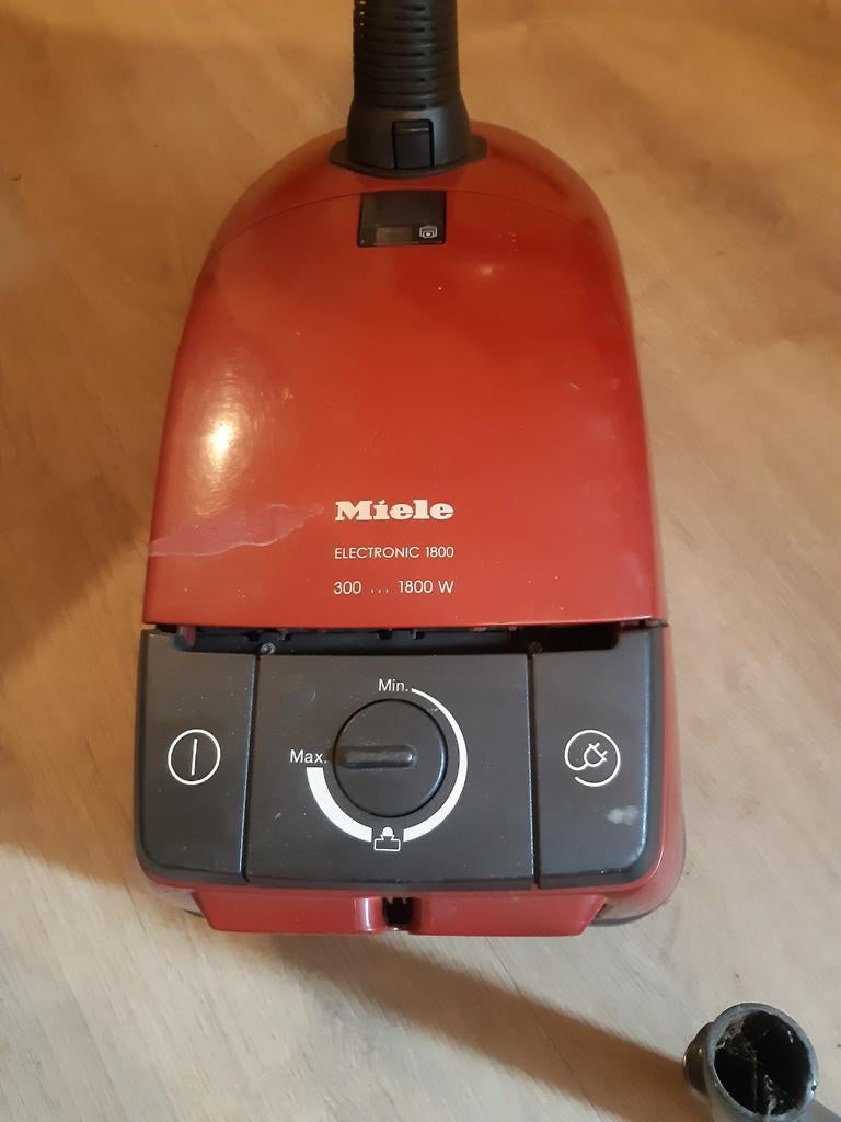 Miele Electronic 1800 DEFECT!!! Voor onderdelen, Witgoed en Apparatuur, Stofzuigers, Ophalen, Niet werkend, Stofzak, 1600 tot 2000 watt