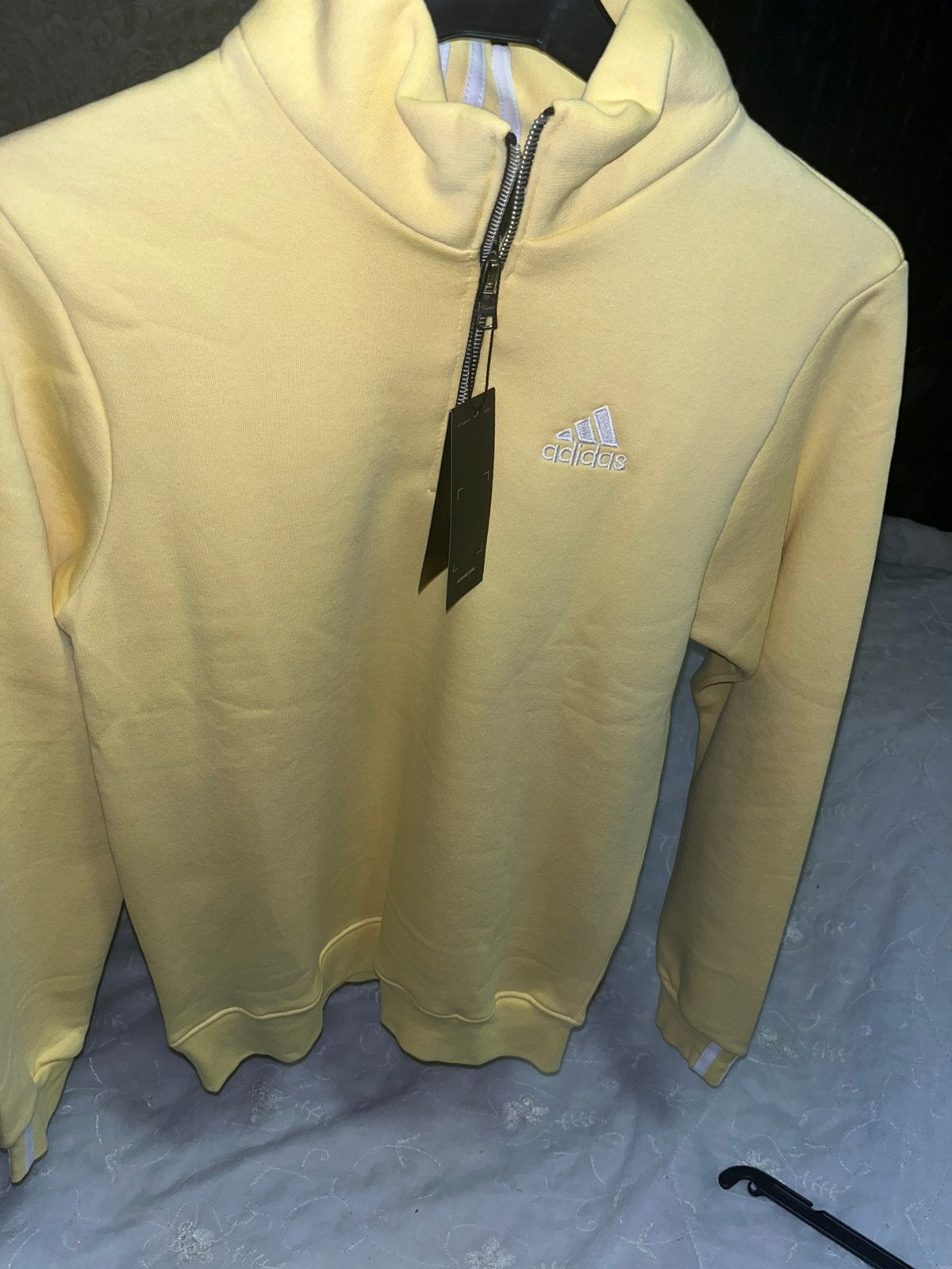 Adidas Essentials half-zip sweater  - maat M, nieuw, Ophalen of Verzenden, Nieuw, Maat 48/50 (M), Geel