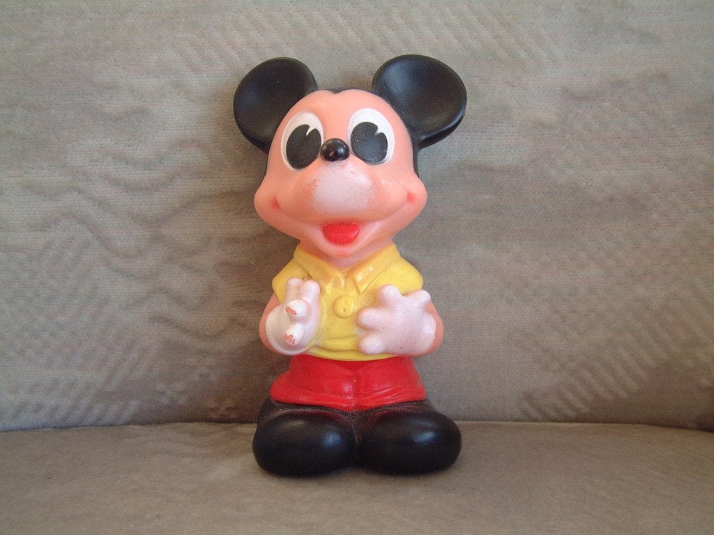 Oud piep popje Mickey Mouse Walt Disney productions -13 cm., Ophalen of Verzenden, Mickey Mouse, Gebruikt, Overige typen