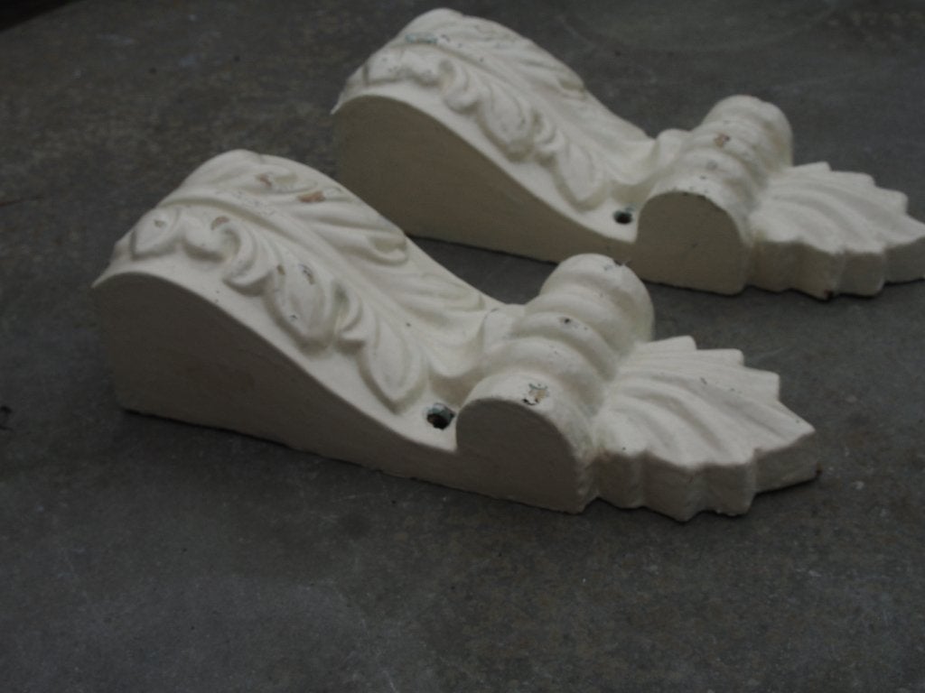 2 stenen wandornamenten/consoles - 29,5 x 10 x 7 cm, Ophalen of Verzenden