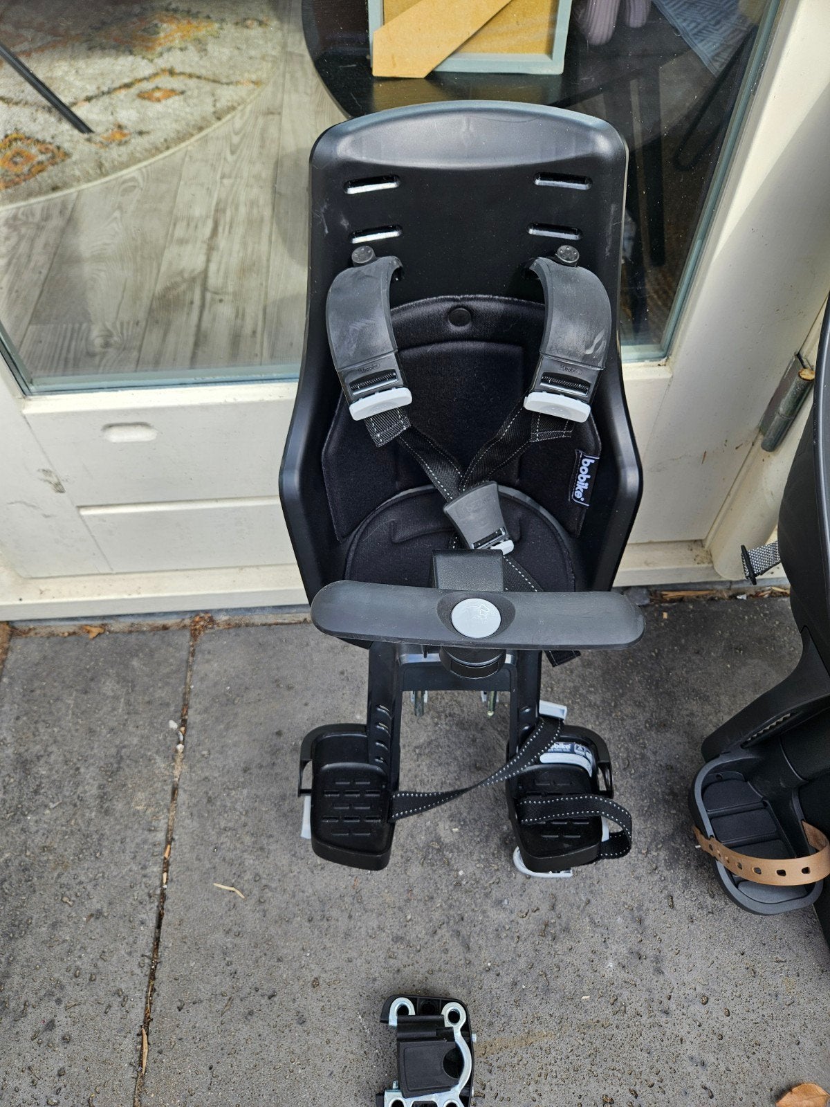 Bobike voorzitje voor kinderfiets, Ophalen, Voetsteuntjes