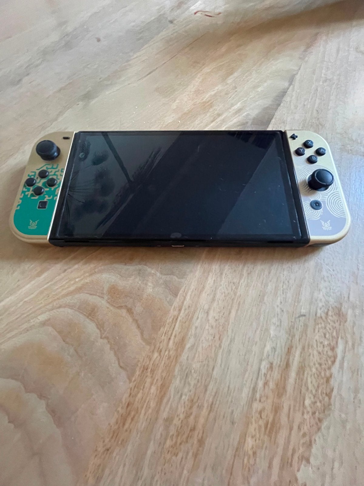 Nintendo Switch OLED Zelda Tears of the Kingdom Edition, Spelcomputers en Games, Spelcomputers | Nintendo Switch, Ophalen, Zo goed als nieuw