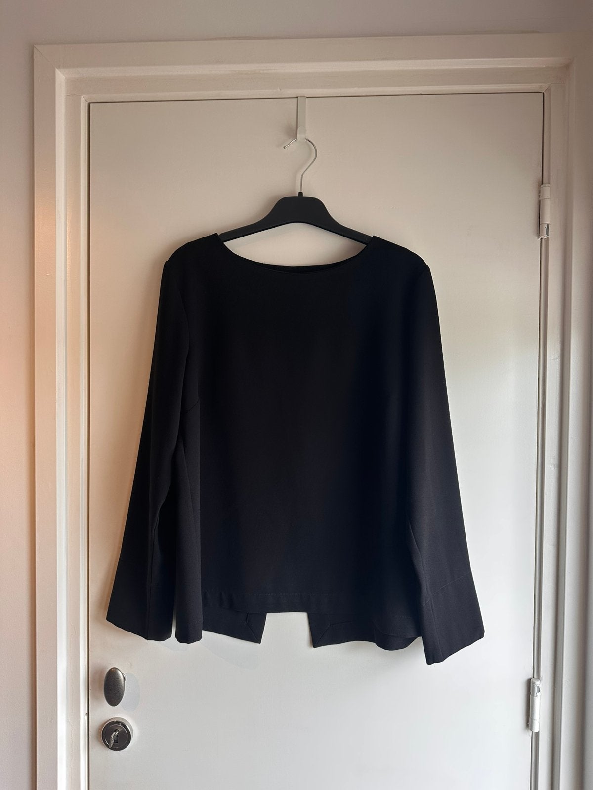 Ottod’Ame minimalistische zwarte top - maat 38, Maat 38/40 (M), Zwart, Ophalen of Verzenden, Zo goed als nieuw