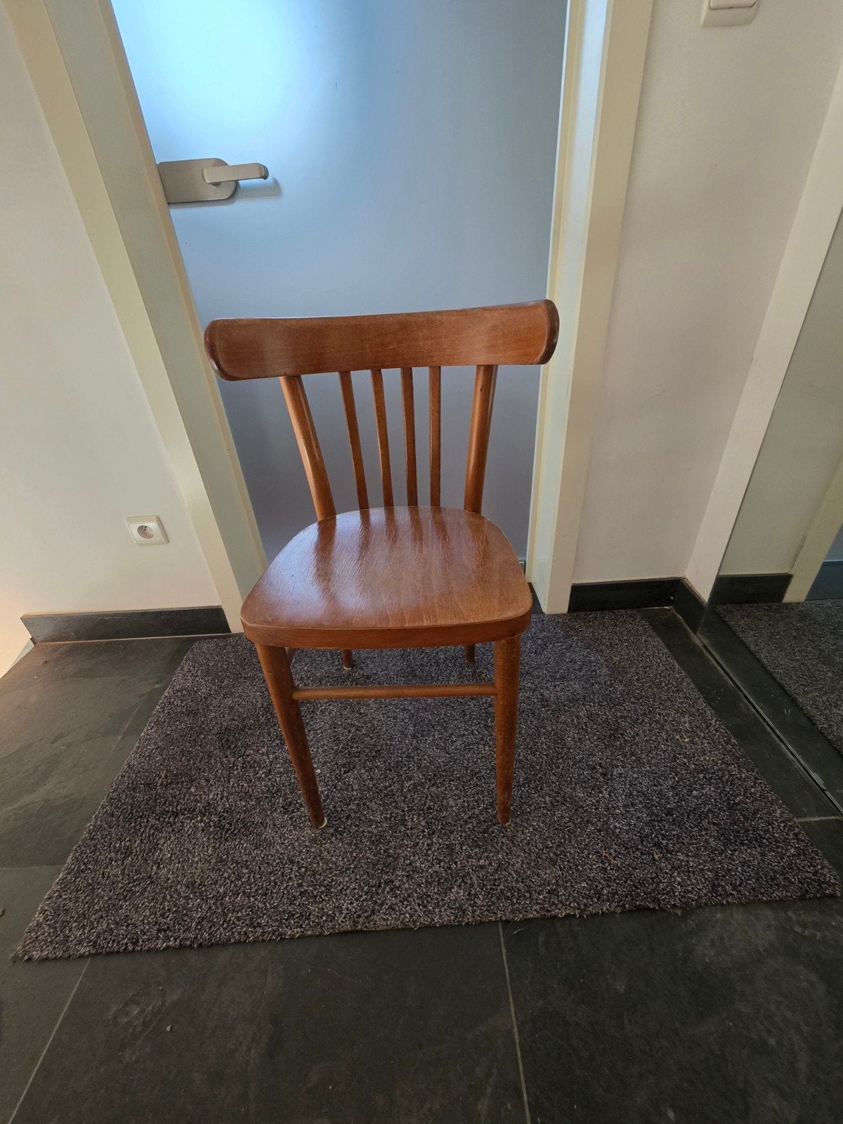 Vintage houten cafestoelen en tafels, Ophalen