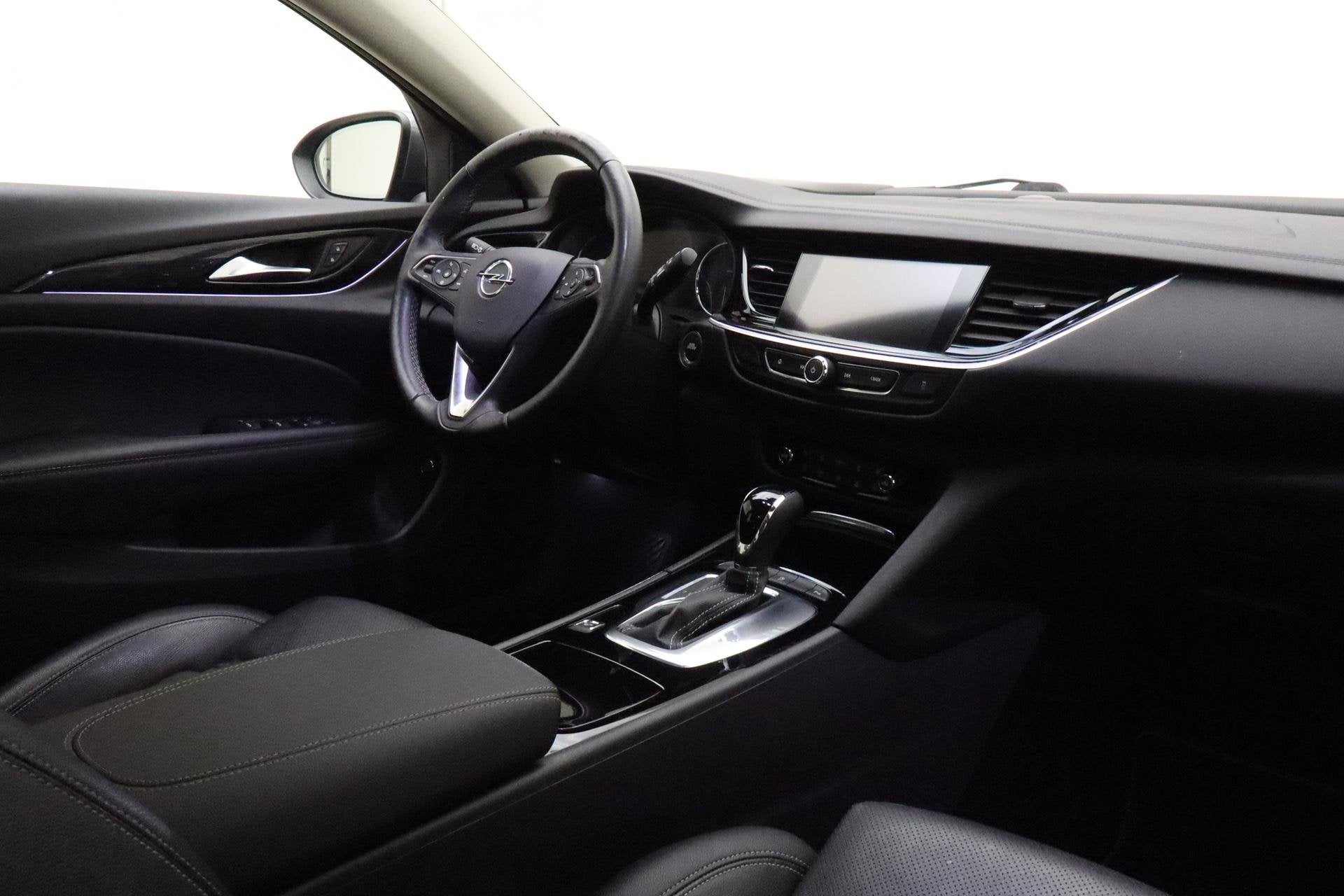 Opel Insignia Sports Tourer 1.5 Turbo Business Executive Aut, Auto's, Automatische klimaatregeling, 730 kg, Gebruikt, 4 cilinders
