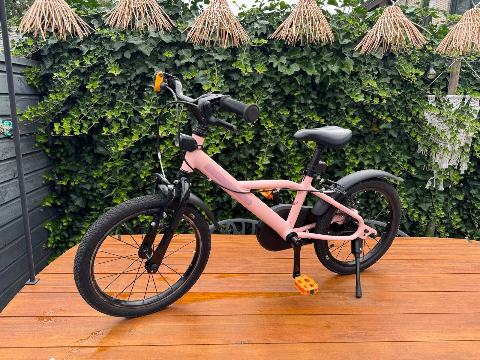 B’Twin 500 roze kinderfiets - 16 inch - 4-6 jaar, Fietsen en Brommers, Fietsen | Kinderfietsjes, Ophalen, Zo goed als nieuw, Velgrem