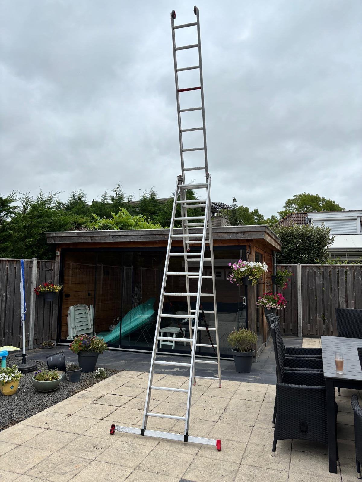 Altrex ladder, Ophalen, Zo goed als nieuw, Ladder, Opvouwbaar of Inschuifbaar