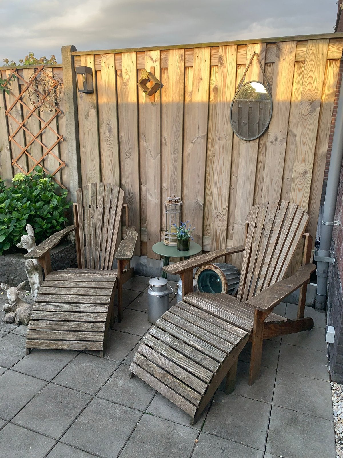 Twee houten Adirondeck style tuinstoelen met voetenbankje, Ophalen, Gebruikt, Hout