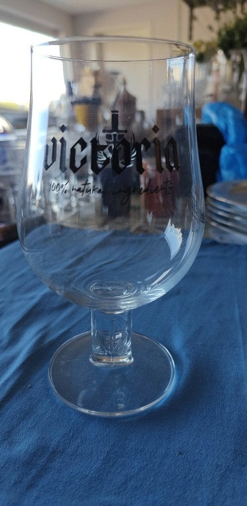 glas bierglas Victoria  33 cl, Verzamelen, Ophalen of Verzenden, Zo goed als nieuw, Glas of Glazen, Overige merken