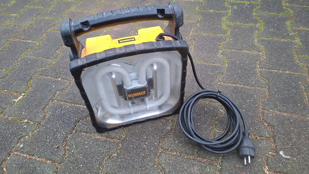 Dewalt Accu bouwlamp bouw lamp 230volt en Accu., Kunststof, ., Ophalen of Verzenden, Zo goed als nieuw