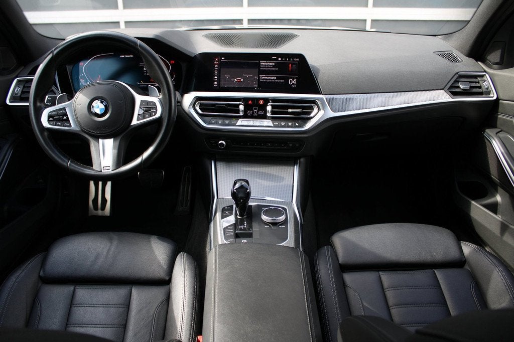 BMW 3-serie Touring M340i xDrive High Executive, Auto's, BMW, Automaat, Zwart, Vierwielaandrijving, 2998 cc