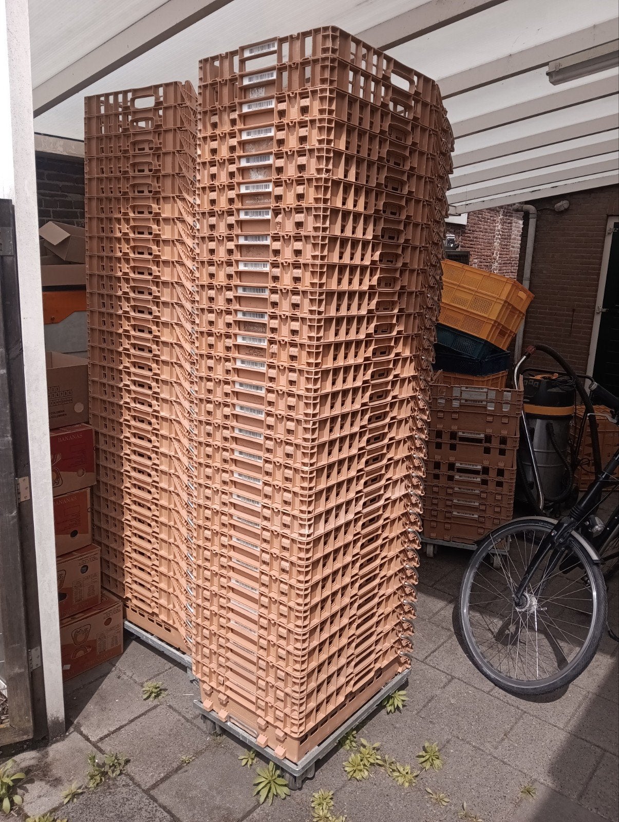 Partij Broban opbergkratten (84 stuks) met 5 karren, Ophalen, Gebruikt, 40 tot 60 cm, 50 tot 75 cm