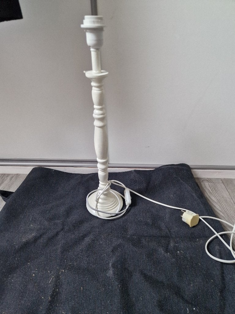 Creme geschilderde lampenvoet, Huis en Inrichting, Ophalen of Verzenden, Gebruikt, Hout