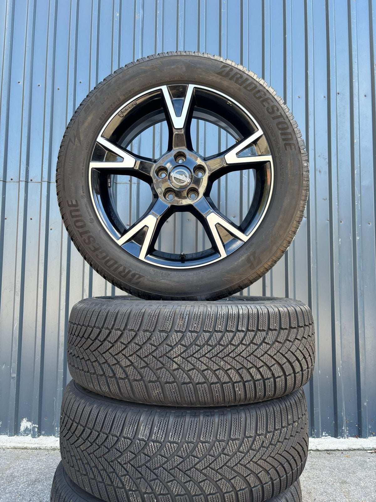 Originele Nissan Ariya 19 inch winterset velgen, Gebruikt, Banden en Velgen, Winterbanden, 235 mm