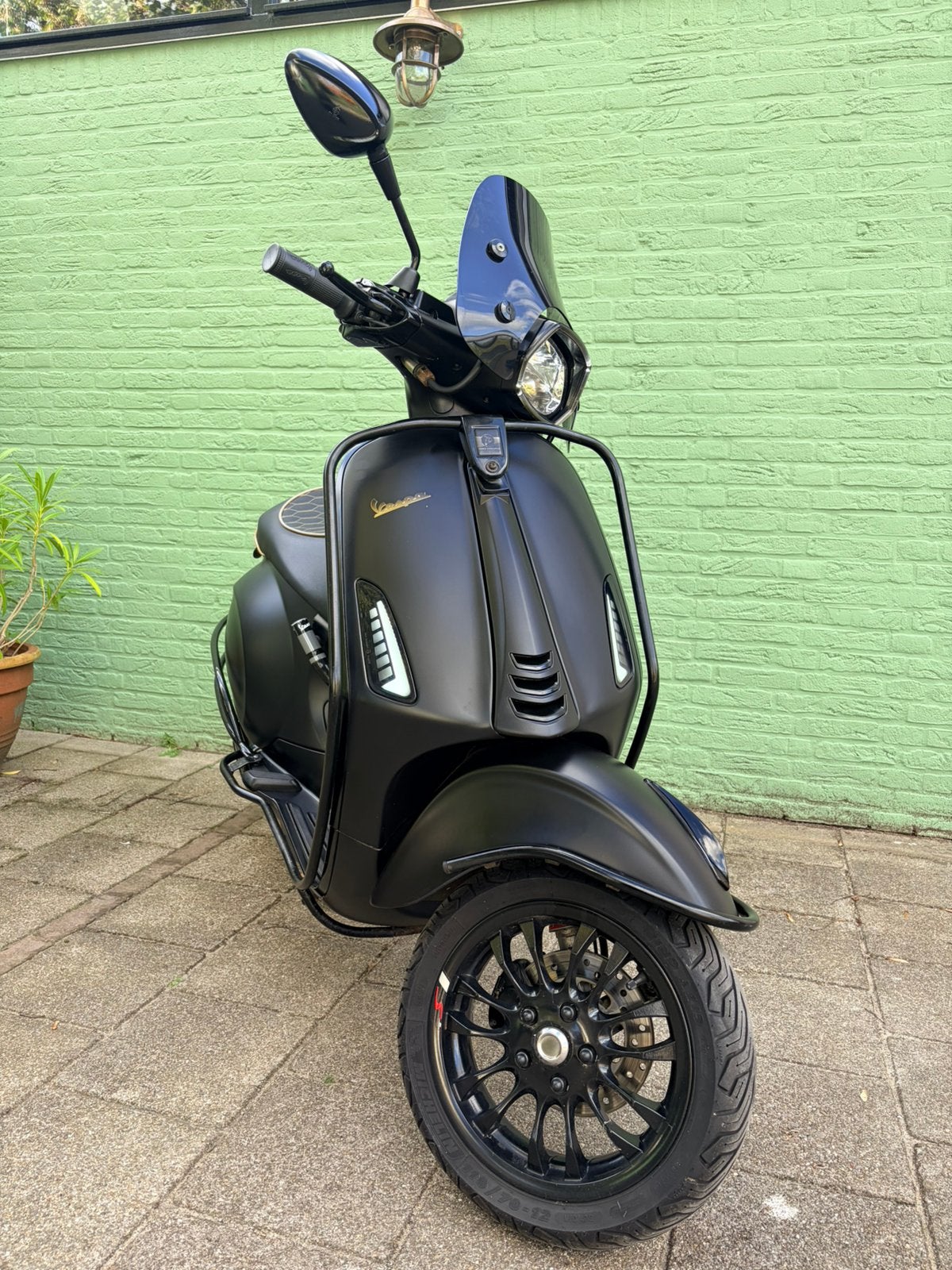 Custom full option vespa sprint BROM ALARM 7-2022 E5 notte