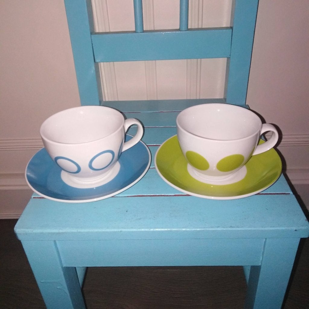Kop en schotels met ringen en stippen blauw en groen 2x, Huis en Inrichting, Ophalen, Gebruikt, Overige stijlen, Kop(pen) en/of Schotel(s)