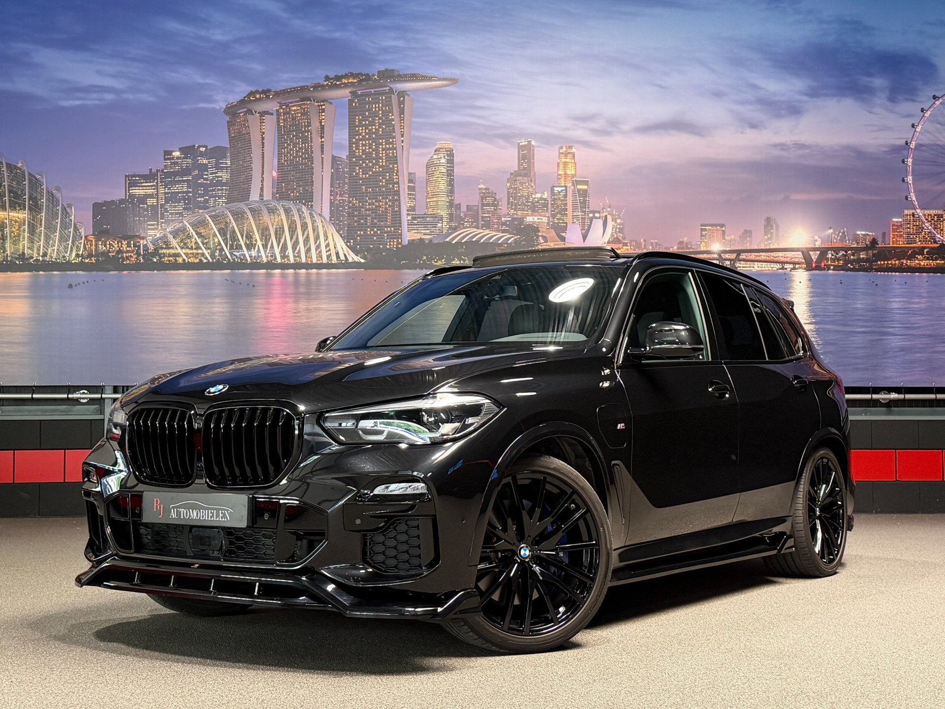 BMW X5 xDrive45e High Ex. |Panorama|M-Sport|Aero|Camera|Luch, Auto's, BMW, Gebruikt, 97 km, Automatische klimaatregeling, Zwart