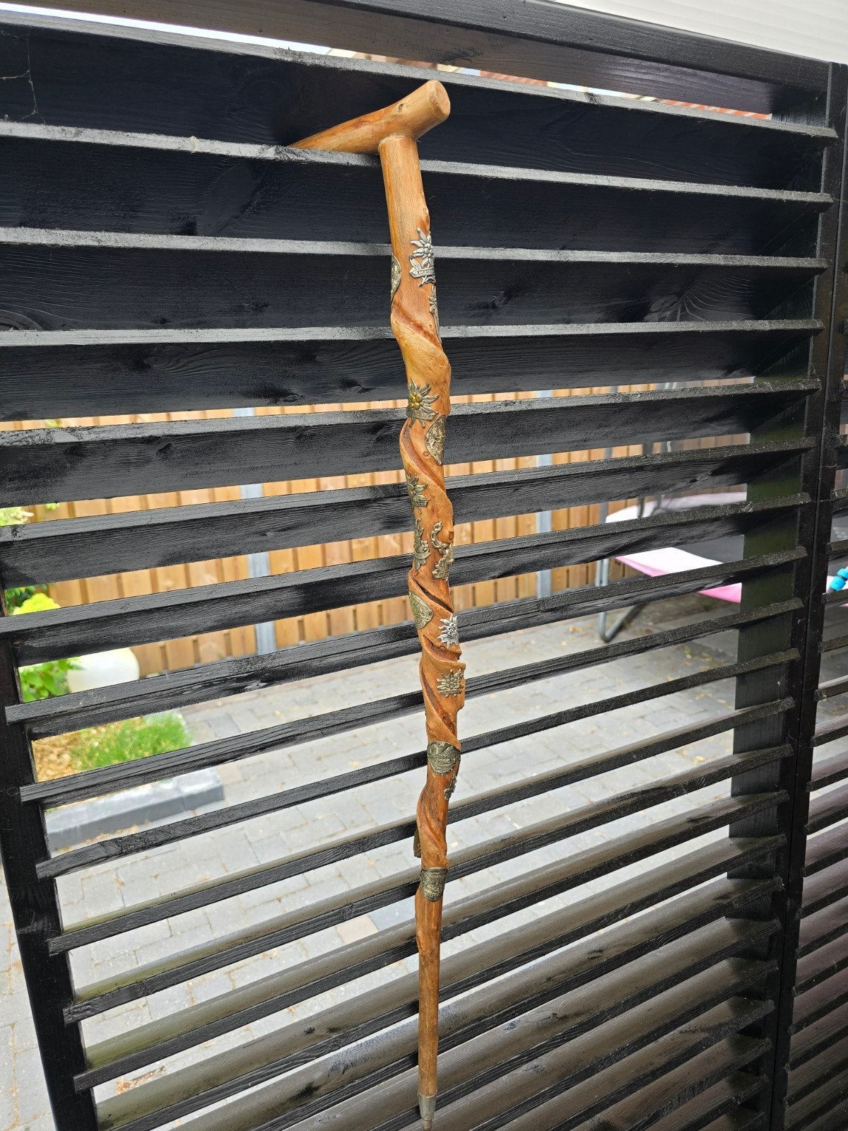 Wandelstok Duits Oostenrijk (2) met schildjes nette toestand, Ophalen of Verzenden, Gebruikt