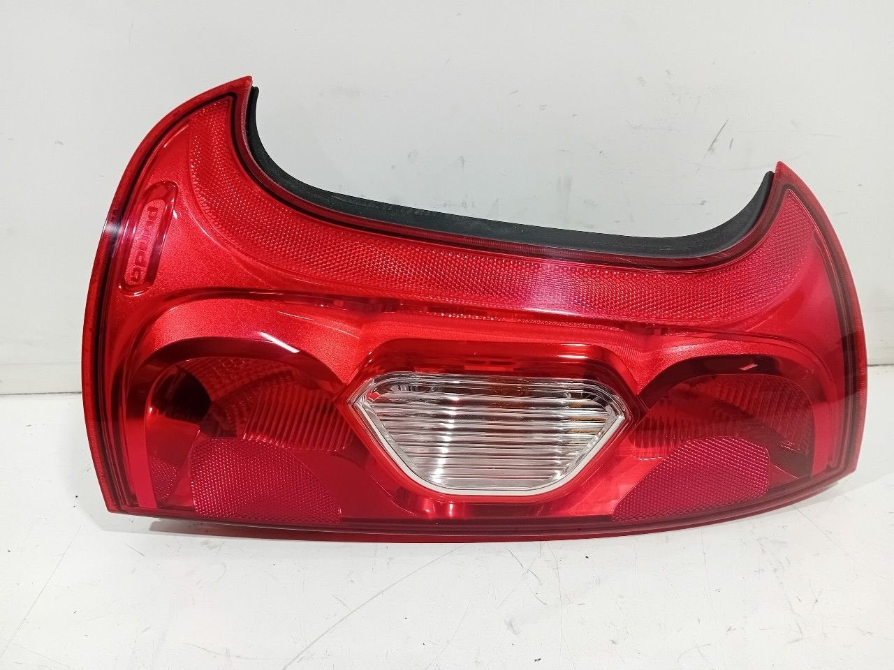 Achterlicht links buiten Fiat Panda, Auto-onderdelen, Onderdelen@venauto.nl, Van der Ven Autorecycling B.V., Gebruikt, Ettenseweg 76, 4706 PB Roosendaal, The Netherlands