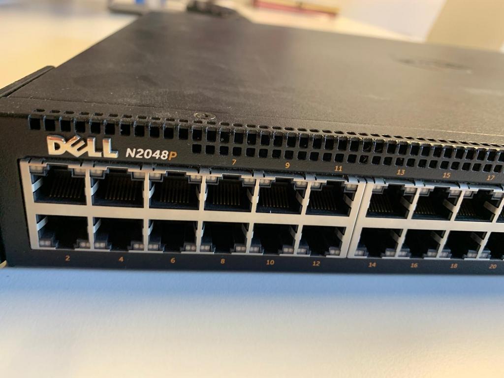 Dell N2048 48-poorts Gigabit PoE+ Netwerk Switch, Computers en Software, Netwerk switches, Ophalen, Gebruikt