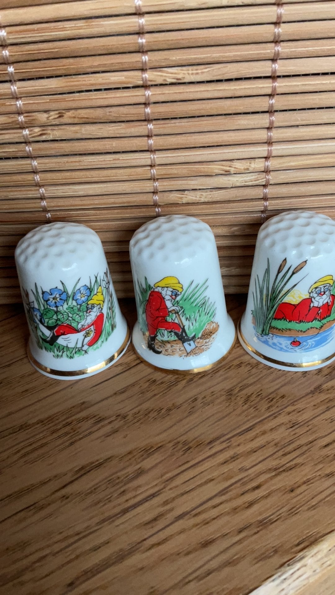 Kabouters vingerhoedje vingerhoedjes vingerhoed vingerhoed, Verzamelen, Vingerhoedjes, Ophalen of Verzenden, Nieuw, Porselein